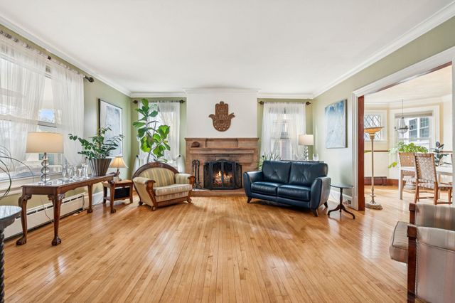 944 Chestnut Street, Manchester, NH 03104