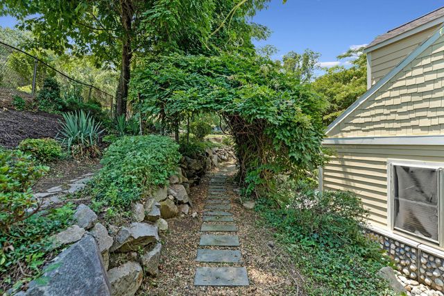7712 DOLLY DR, Lorton, VA 22079