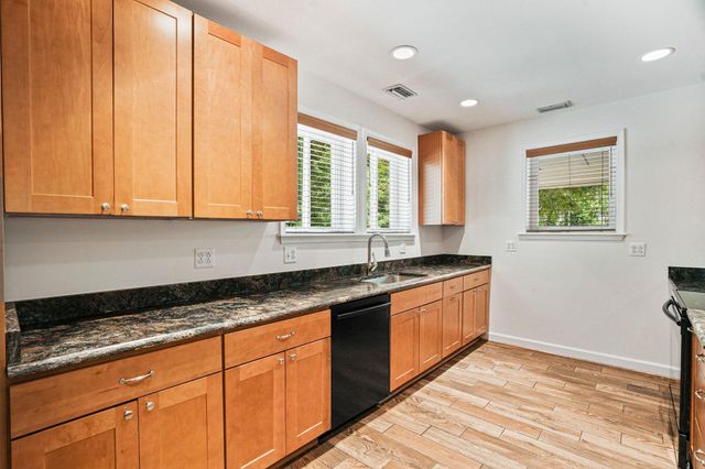 7712 DOLLY DR, Lorton, VA 22079