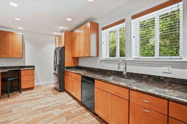 7712 DOLLY DR, Lorton, VA 22079