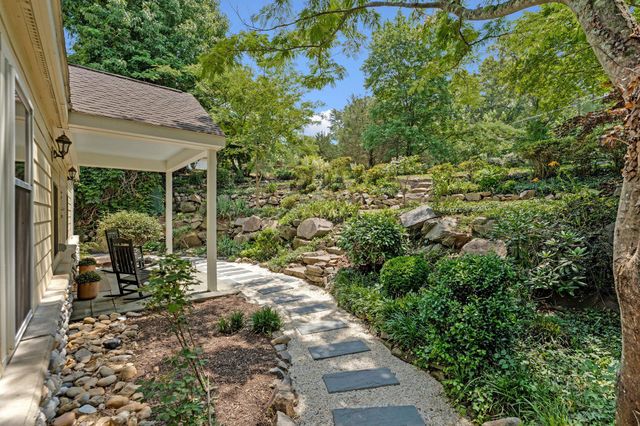 7712 DOLLY DR, Lorton, VA 22079