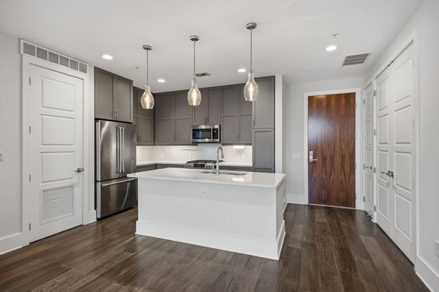 20 Rutledge St Apt 411, Nashville, TN 37210