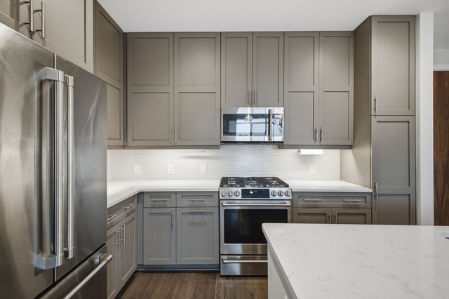 20 Rutledge St Apt 411, Nashville, TN 37210