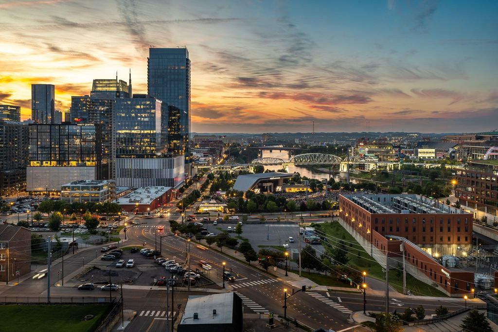 20 Rutledge St Apt 411, Nashville, TN 37210