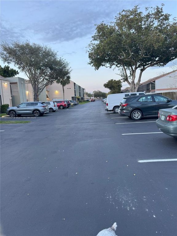 7175 Orange Dr 203H, Davie, FL 33314