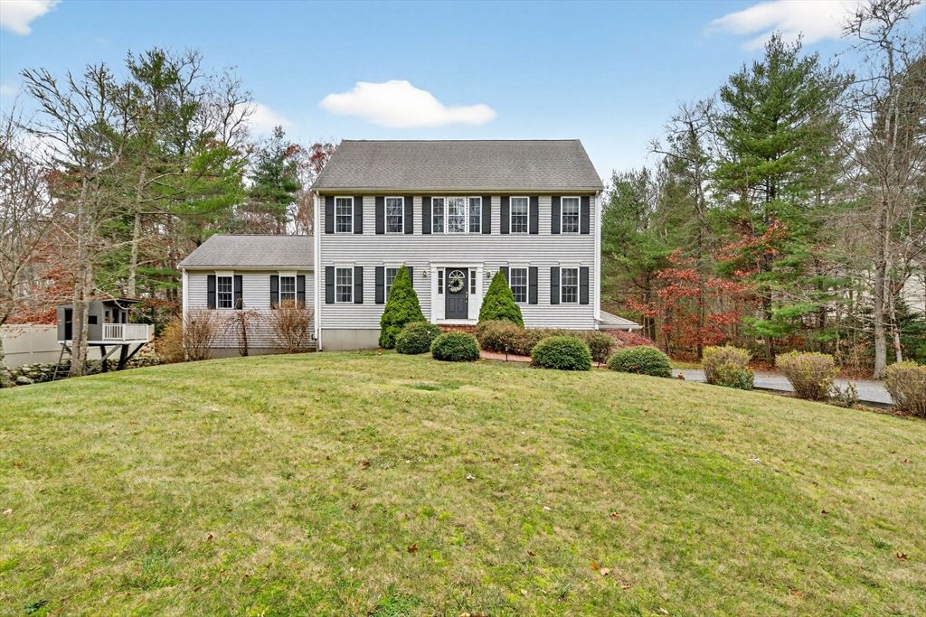 60 Lakeside Ave, Lakeville, MA 02347