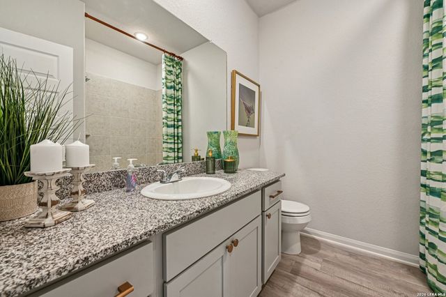 180 Firewheel Loop, Floresville, TX 78114