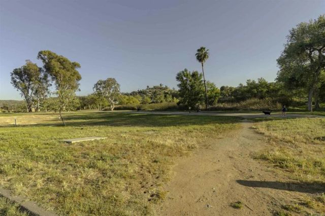 12650 Lakeshore Dr 160, Lakeside, CA 92040