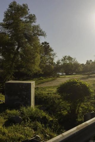12650 Lakeshore Dr 160, Lakeside, CA 92040