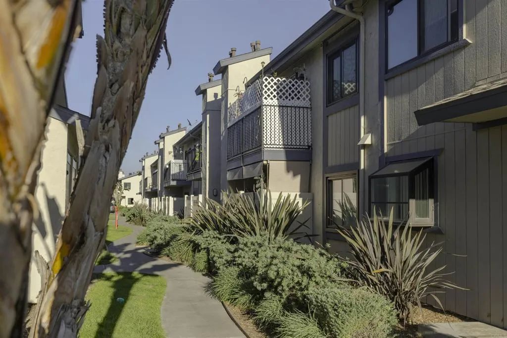 12650 Lakeshore Dr 160, Lakeside, CA 92040