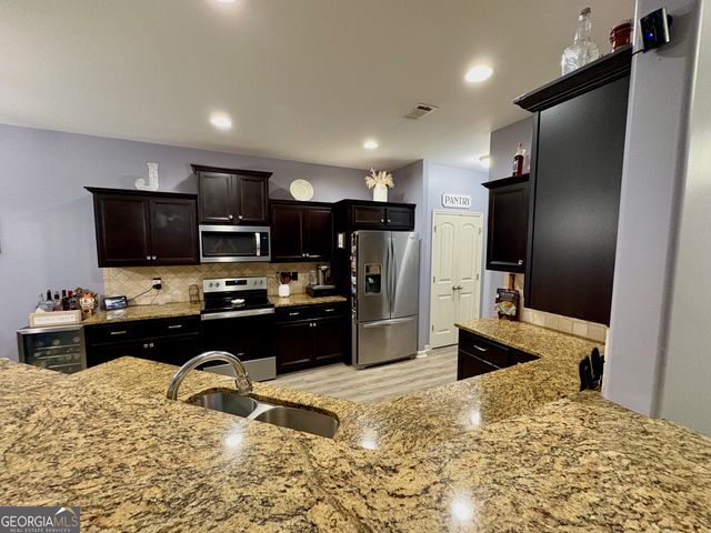 602 Rolling Acres Drive, Kathleen, GA 31047