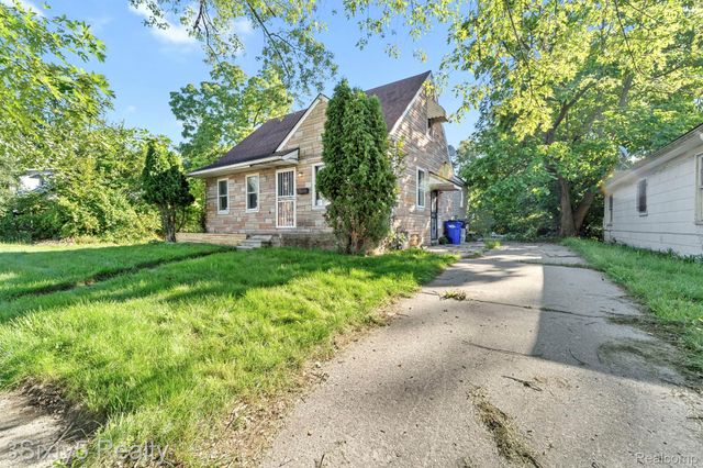 18334 Shiawassee Drive, Detroit, MI 48219