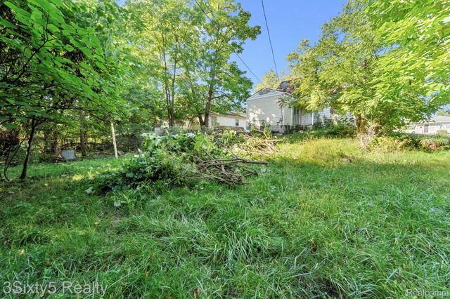 18334 Shiawassee Drive, Detroit, MI 48219