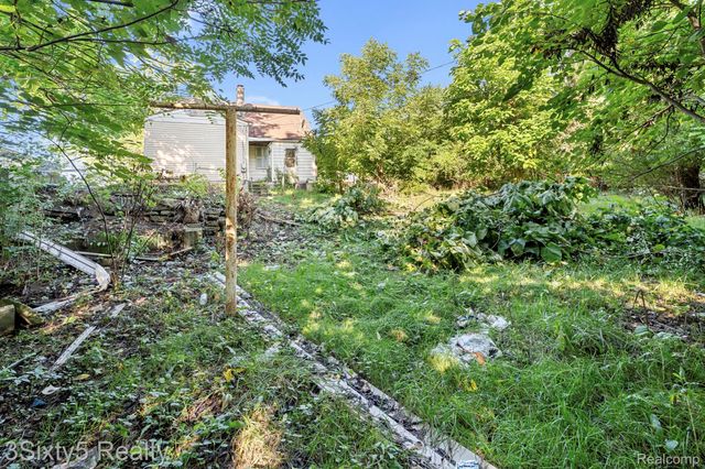 18334 Shiawassee Drive, Detroit, MI 48219