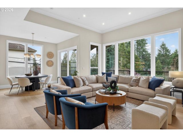 1864 Sw Dickinson Ln, Portland, OR 97219