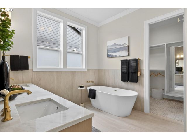 1864 Sw Dickinson Ln, Portland, OR 97219