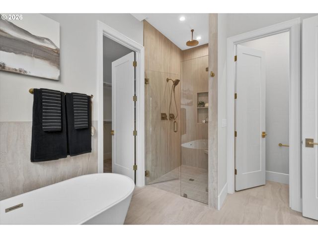 1864 Sw Dickinson Ln, Portland, OR 97219