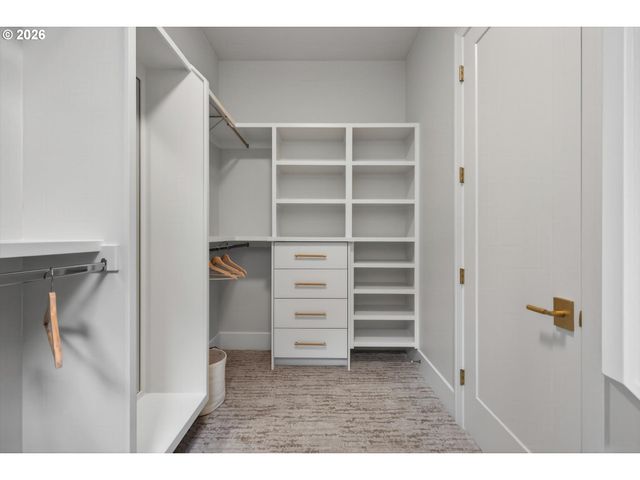 1864 Sw Dickinson Ln, Portland, OR 97219