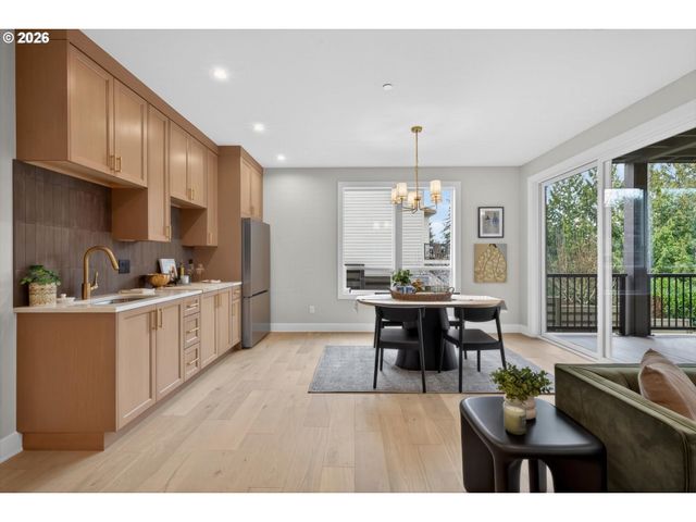 1864 Sw Dickinson Ln, Portland, OR 97219