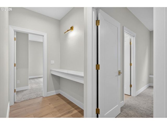 1864 Sw Dickinson Ln, Portland, OR 97219