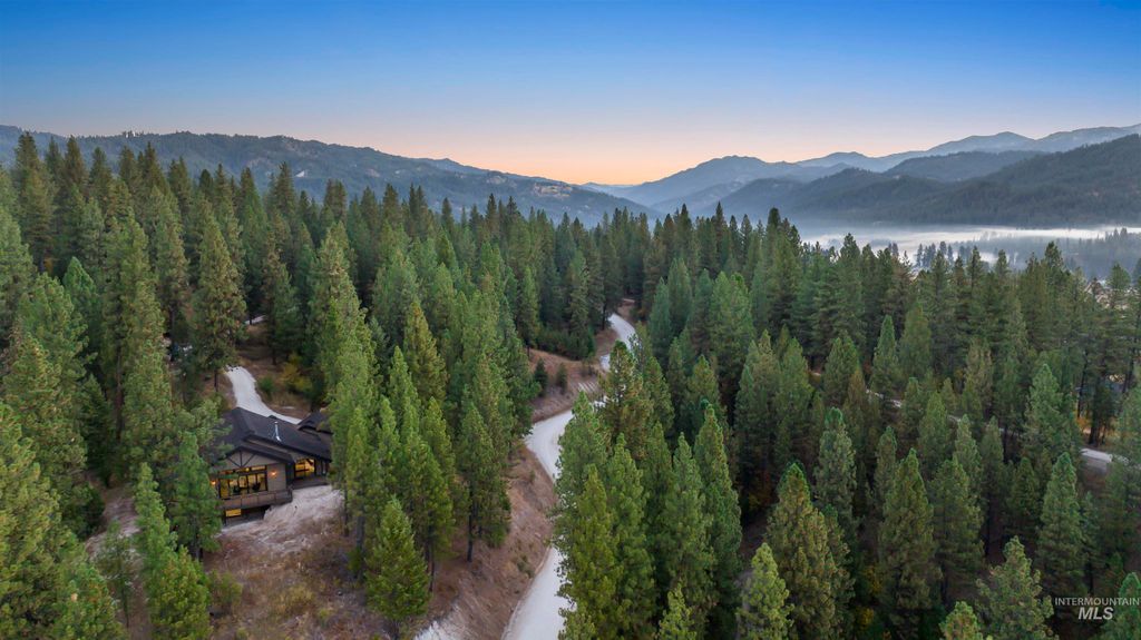 17 Madelyn Ct, Garden Valley, ID 83622 photo 3