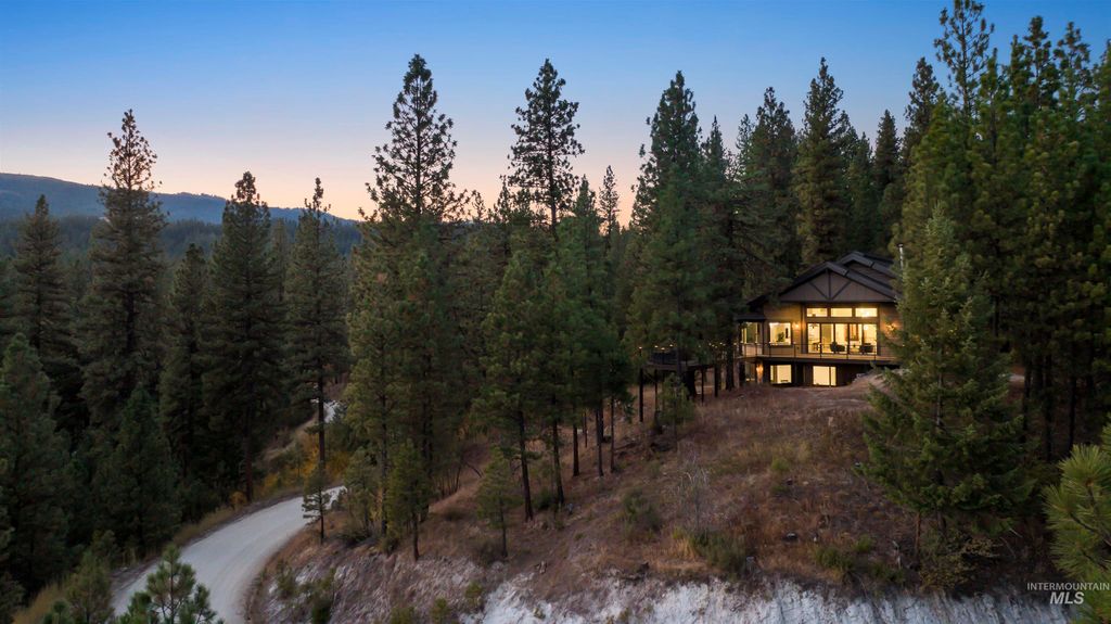 17 Madelyn Ct, Garden Valley, ID 83622 photo 5