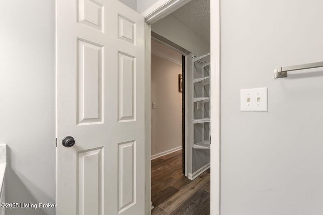 6515 Marina Dr, Prospect, KY 40059