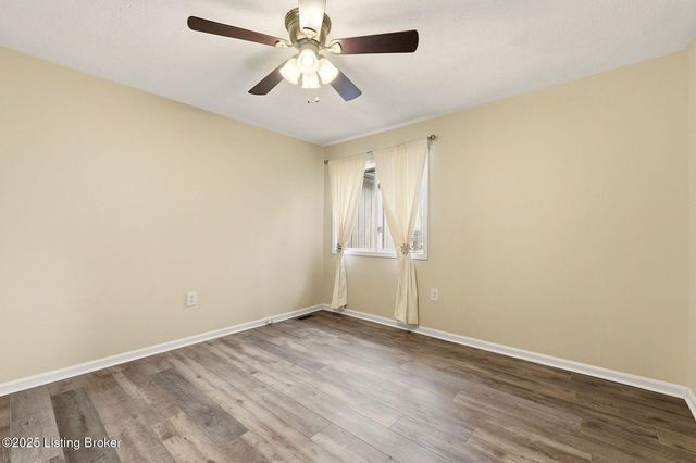 6515 Marina Dr, Prospect, KY 40059