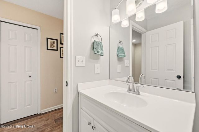 6515 Marina Dr, Prospect, KY 40059