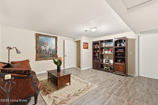 6515 Marina Dr, Prospect, KY 40059