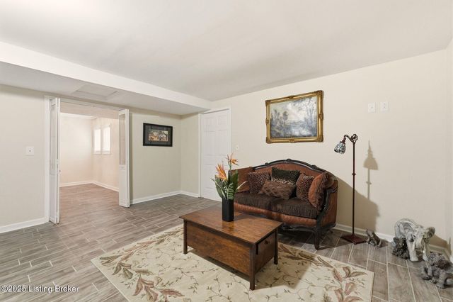 6515 Marina Dr, Prospect, KY 40059