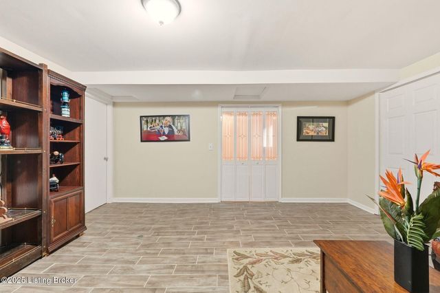 6515 Marina Dr, Prospect, KY 40059