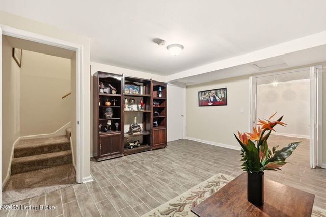 6515 Marina Dr, Prospect, KY 40059