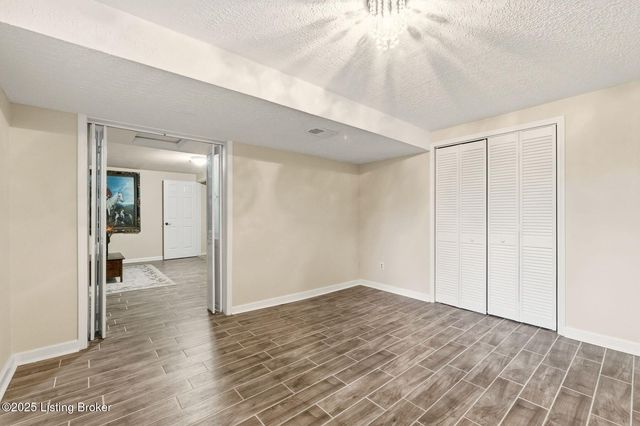 6515 Marina Dr, Prospect, KY 40059