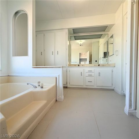 4670 Hildago Way, Las Vegas, NV 89121
