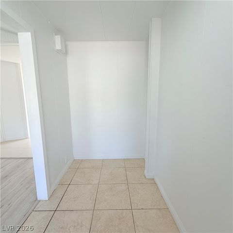 4670 Hildago Way, Las Vegas, NV 89121