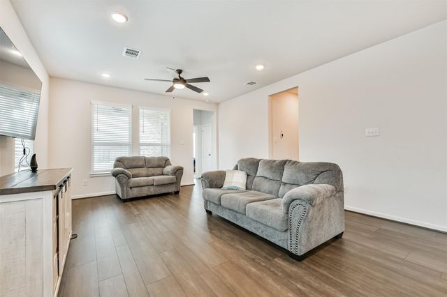 370 Weimer Lagoon Road, La Porte, TX 77571