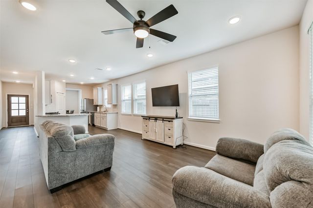 370 Weimer Lagoon Road, La Porte, TX 77571