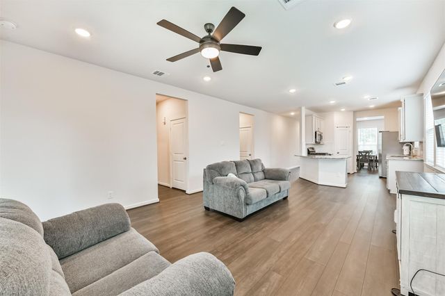 370 Weimer Lagoon Road, La Porte, TX 77571