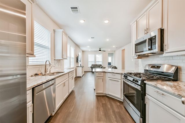 370 Weimer Lagoon Road, La Porte, TX 77571