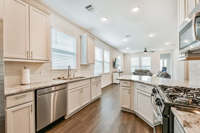 370 Weimer Lagoon Road, La Porte, TX 77571