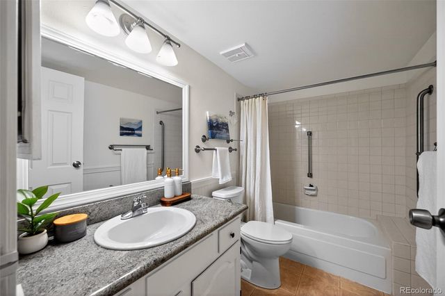 2868 S Heather Gardens Way 103, Aurora, CO 80014