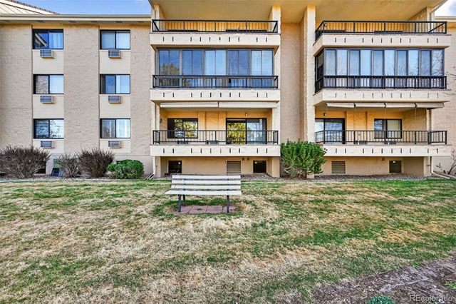 2868 S Heather Gardens Way 103, Aurora, CO 80014