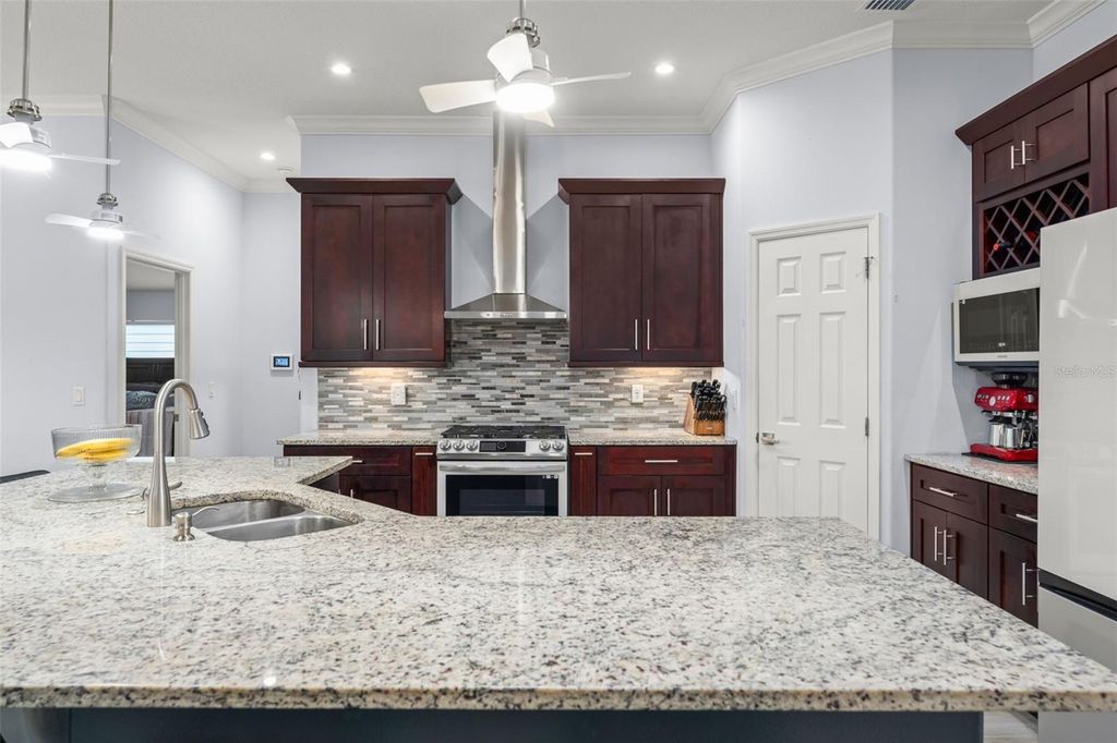 Image 15 of property listing at 18826 REYNOLDS PARKWAY, Orlando, FL 32833