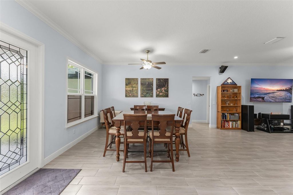 Image 4 of property listing at 18826 REYNOLDS PARKWAY, Orlando, FL 32833