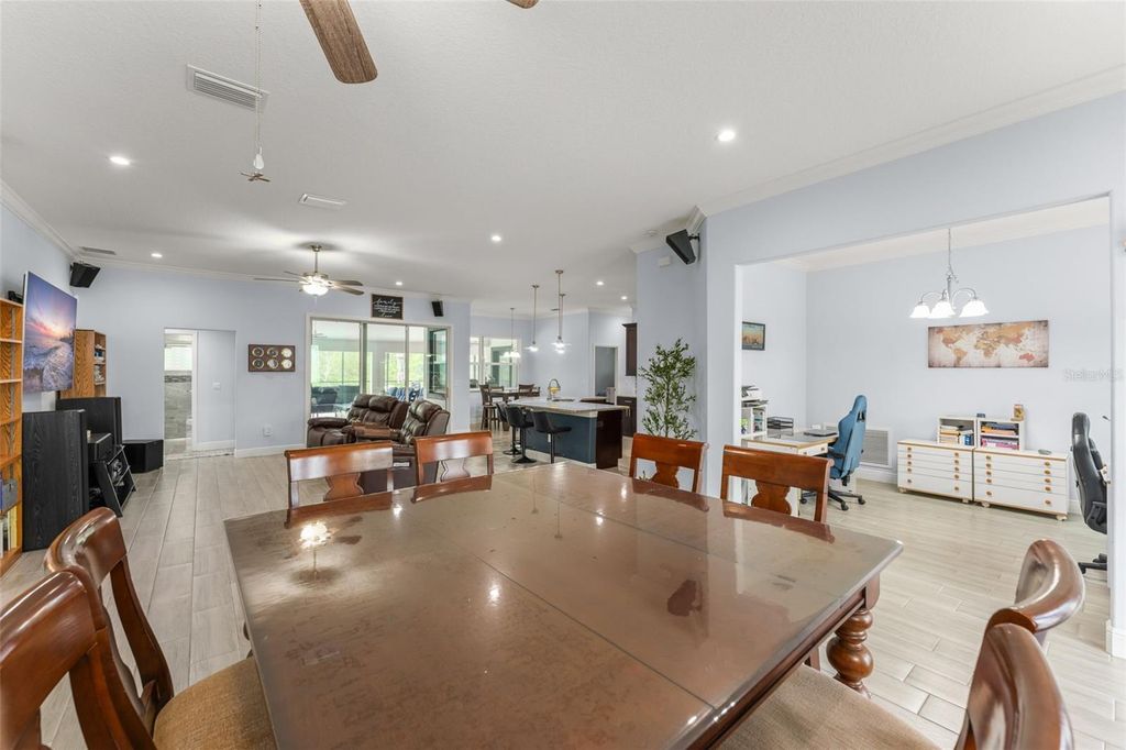 Image 7 of property listing at 18826 REYNOLDS PARKWAY, Orlando, FL 32833