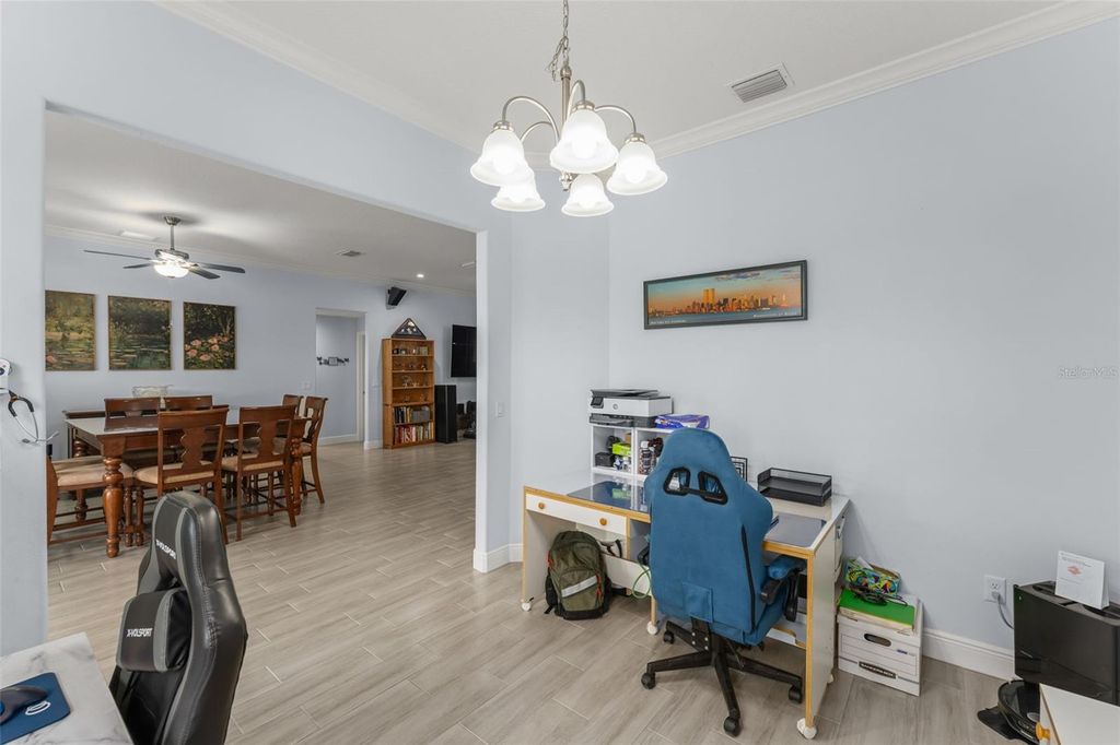Image 9 of property listing at 18826 REYNOLDS PARKWAY, Orlando, FL 32833