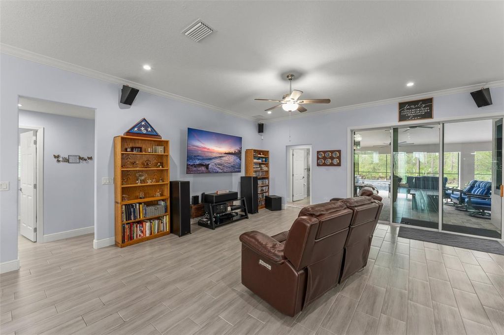 Image 10 of property listing at 18826 REYNOLDS PARKWAY, Orlando, FL 32833