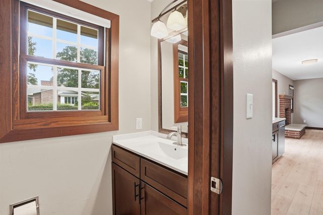 2428 Willow Lane, Cedar Falls, IA 50613