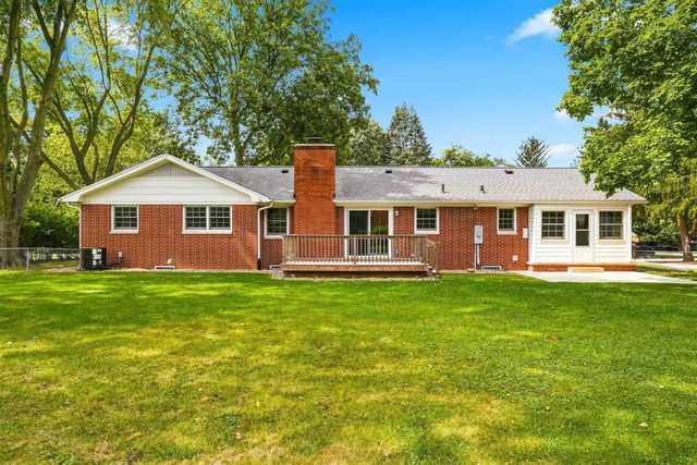 2428 Willow Lane, Cedar Falls, IA 50613